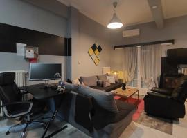 jim villa family apartment with private yard andravida-kyllini, hotel i Andravída