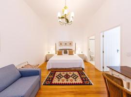 Fazenda Santanna Hotel, хотел в Ампаро