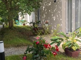 Les Treilles de Salies - Spa et sauna int&eacute;rieur, Hotel mit Whirlpools in Salies-de-B&eacute;arn