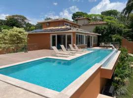 Casa Praiana Ferradura, hotel v destinácii Búzios