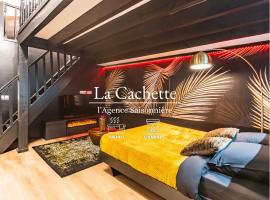 La Cachette - Suite romantique & balnéo privative, Hotel in Hermeray