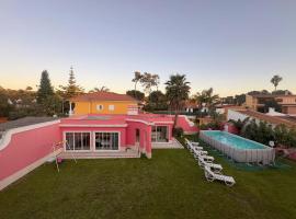 Verdizela Suites, hotel u gradu 'Corroios'