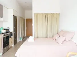 Renovated Suite - Steps from Eaton Centre, Nathan Phillips Sq, and Kensington Market