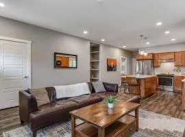 Remodeled Downtown 3bed Home Quartz Countertops