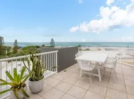 Coolum Beach Retreat