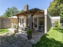 Cosy bungalow on quiet resort near beach