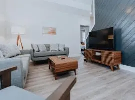 Modern 4-Bedroom Soulard Home Patio & Walk to Stadium