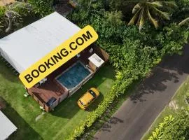 Mara'ai le spot Tubuai, Chambre Triple Deluxe Mahu SDB Privée avec piscine