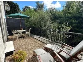 Cosy River Cottage in Brecon with a Fireplace