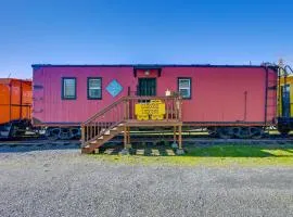 Romantic Rainier Retreat! Unique Boxcar Stay