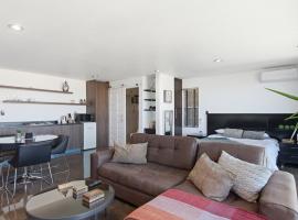 24k Propiedades Luxury Hilltop Loft Balcony with Panoramic Views, hotel di Durango