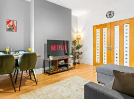 Comfortable 4 Bed Home - Free Parking & Fast WiFi, hotell sihtkohas Denton