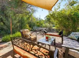 2 Mi to Downtown: Pet-Friendly Home in Phoenix!
