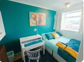 Cozy Room in Central London