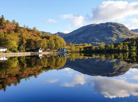 Lochside Apartment, Hotel in Stronachlachar