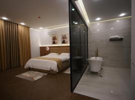 فندق القاضي للشقق الفندقية, hotell i Benghazi