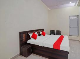 SPOT ON Hotel Raj, viešbutis mieste Shāhpura