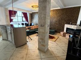 Oran appartement a 600 m du boulvard des lion, hotelli kohteessa Bir el Djir