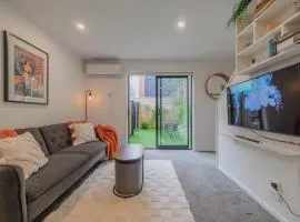 Modern Central Townhouse With Courtyard