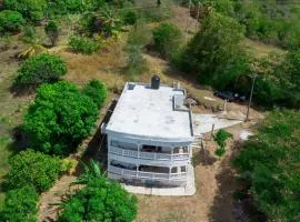 Modern Island Getaway In St Lucia, 5 min from Airport, Beach, Shopping