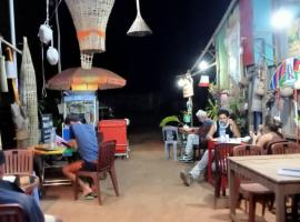 Traveler house& hiking tour, Hotel in Banlung