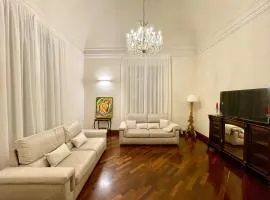 Antica Dimora Ferrari 270sqm next to Piazza Duomo