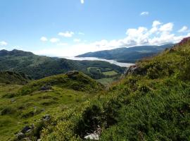 Abergwynant Farm Glamping & Apartments, hotel i Dolgellau