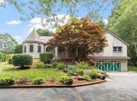 Executive Suite with Private Kitchen, Bath & Parking