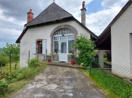 Gîte Chez Mélanie et Léon Séjour nature et animau โรงแรมในVezels-Roussy