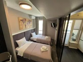 Luxury Airport Studio with Balcony Cozy & Modern