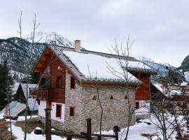 Edelweiss du Cros Nevache Chalet entier, hotel i Névache
