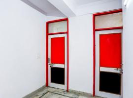 Hotel O Maharaja Hotel Near Vinayak Hospital Galli no. 5 Atta Market, hotell i Kalkaji Devi