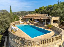 Air-conditioned Provençal country house with pool, Hotel in Jouques
