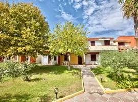 ISA-Residence with swimming-pool in Ottiolu just 250 mt from the sea, apartments with air conditioning and private outdoor area
