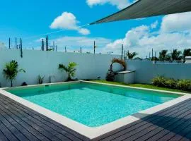Villa Aaya Grand Baie, Private Pool,3 Bedrooms, 7 mins to Pereybere beach