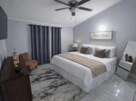 Casa28 1 BedRoom with half Bath 24Hr Security