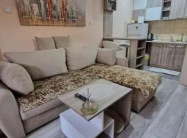 Square Apartment