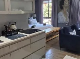 112 Luxury Studio at The Gallery