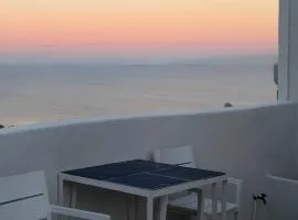 White Swallow Suite Santorini