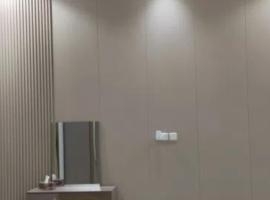 بركاء, hotel u gradu á¸¨arÄdÄ«