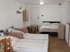 Ubytování v soukromí, hotel u gradu 'Perná'