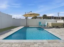 The Salty Blue l Pool l Walk to Beach