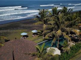Wide Sands Beach Retreat, hotel v mestu Pulukan