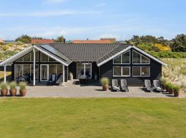 Feriehus 1130 – hotel w mieście Hvide Sande