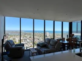 Skyhigh SeaView 2BR with Parking 5 Star Amenities