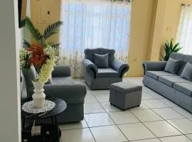 Lyn Tropical Getaway