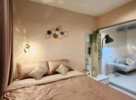 Homely Condo Minimal Style Near BTS Silom line