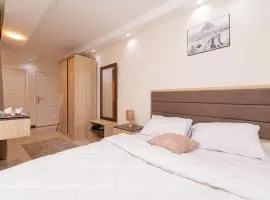 Great Khufu Pyramid View