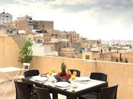 BnBNova - Historic Valletta 3BA House with Rooftop