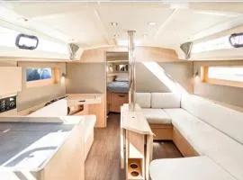 Floating Luxury Retreat in Portimão Marina